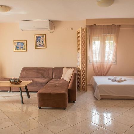 Néa Péramos Garden Suite מראה חיצוני תמונה