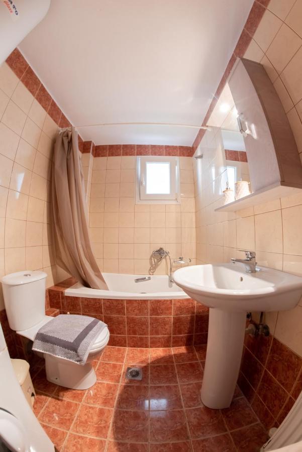 Néa Péramos Garden Suite מראה חיצוני תמונה
